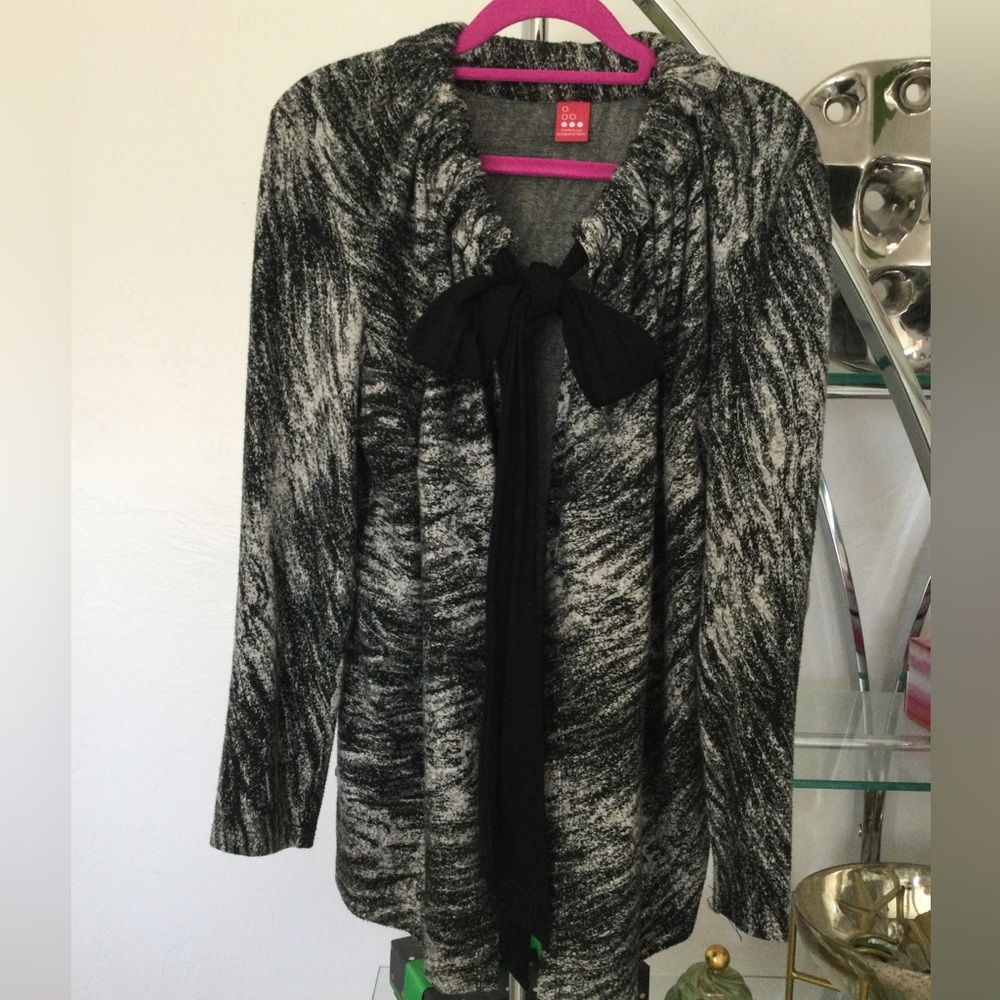 Tie front cardigan by Red Dots in large. NWOT.